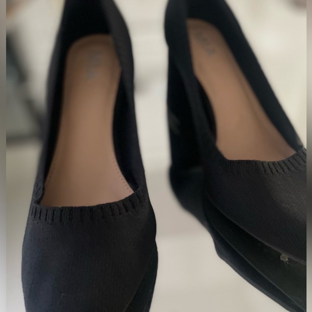 worn one MIS soft shoes. soles show zero wear. material is soft and elastic.